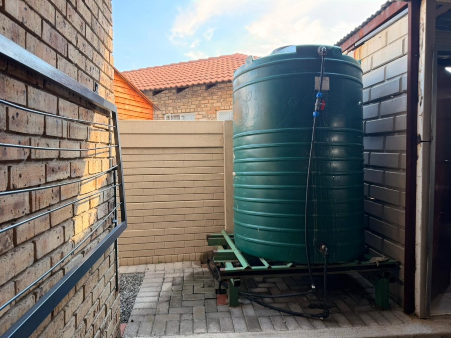 4 Bedroom Property for Sale in Waterval East North West